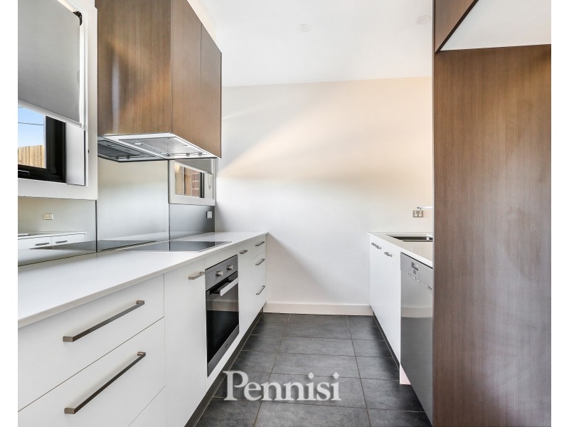 2A Loch Crescent, Strathmore VIC 3041