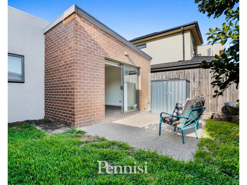 2A Loch Crescent, Strathmore VIC 3041