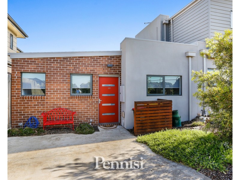 2A Loch Crescent, Strathmore VIC 3041