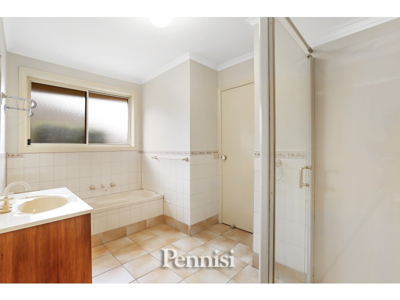 1/12 Coniston Avenue, Airport West VIC 3042