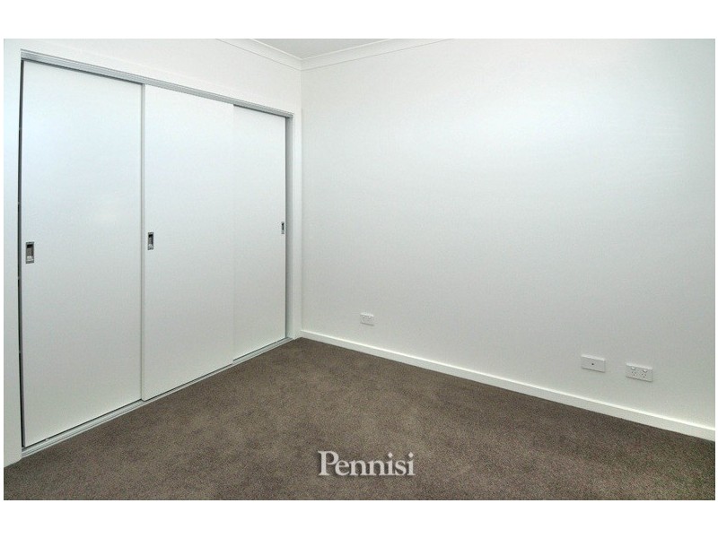 2/58 Snell Grove, Oak Park VIC 3046