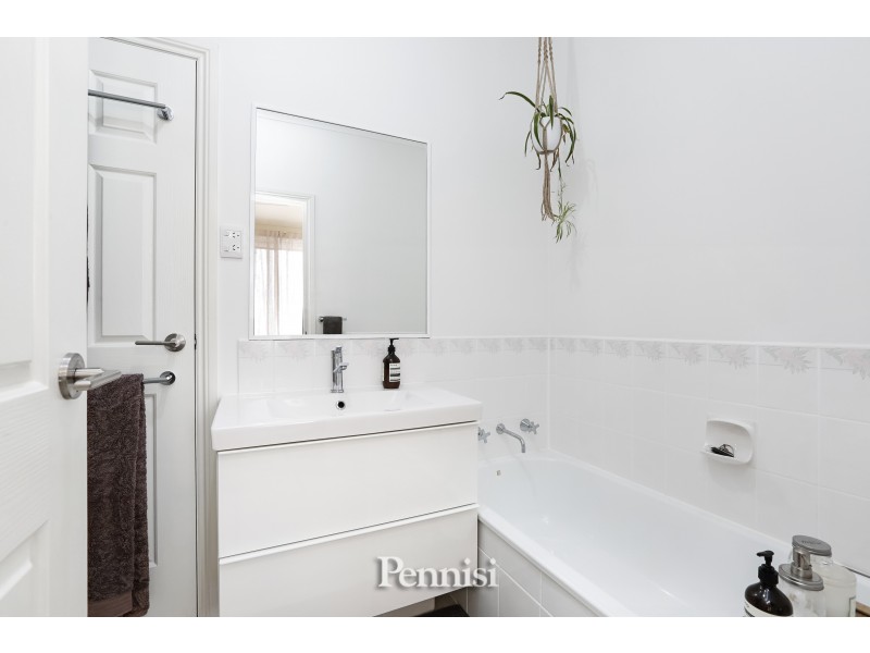 4/32 Gilbertson Street, Essendon VIC 3040