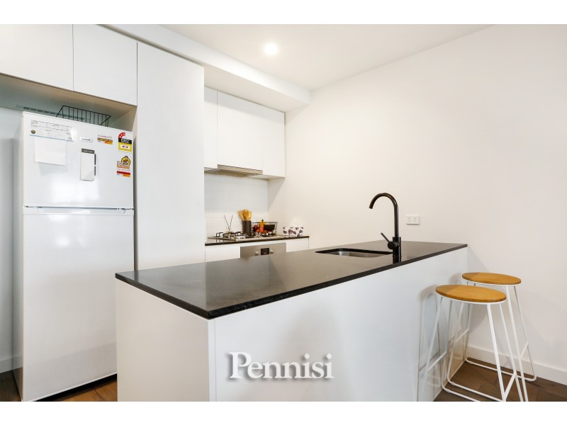 102/82 Bulla Road, Strathmore VIC 3041
