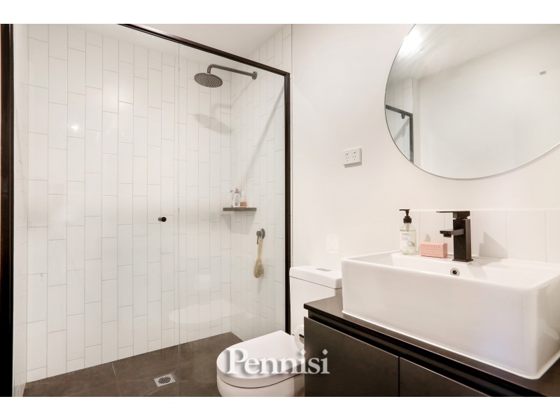 102/82 Bulla Road, Strathmore VIC 3041