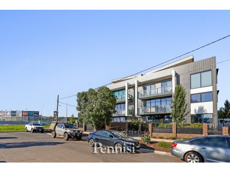 102/82 Bulla Road, Strathmore VIC 3041
