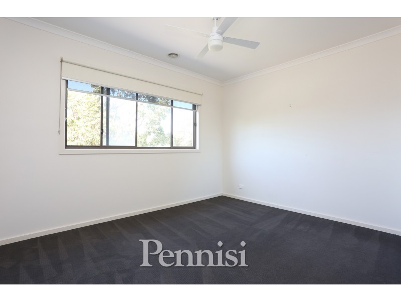 2/9 Kitchener Road, Pascoe Vale VIC 3044