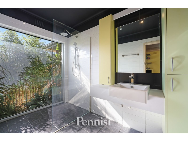 3 Byron Avenue, Keilor East VIC 3033