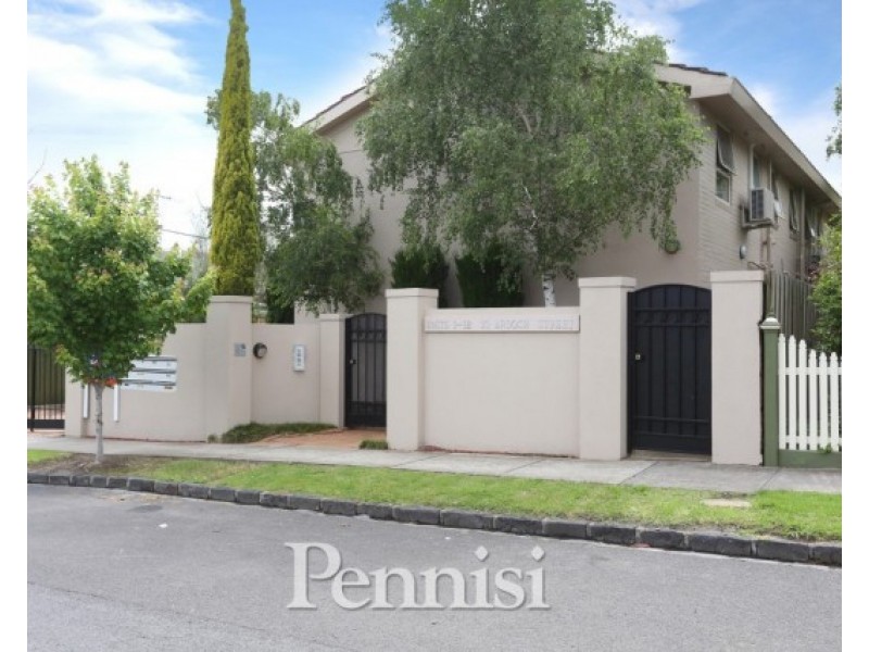 10/10 Ardoch Street, Essendon VIC 3040