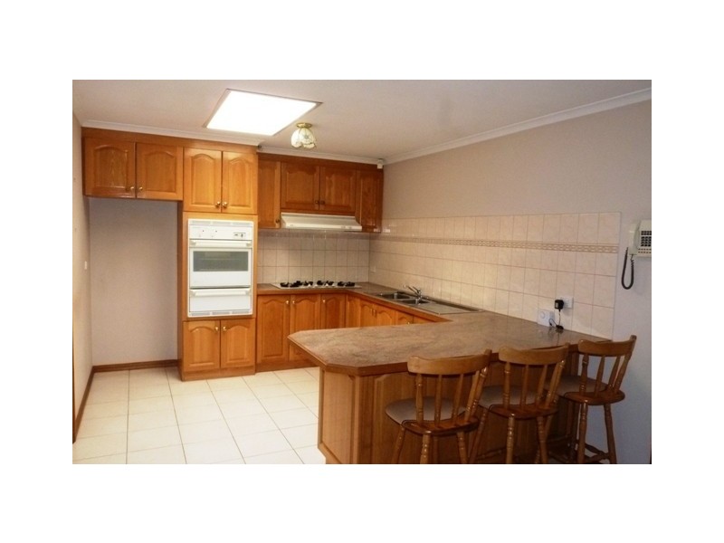 2/11 Jessie Street, Oak Park VIC 3046