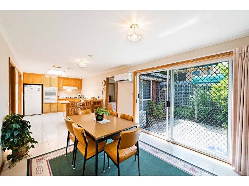 2/11 Jessie Street, Oak Park VIC 3046
