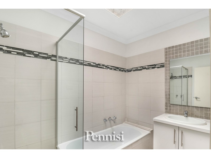 2/1 Sylvester Street, Oak Park VIC 3046