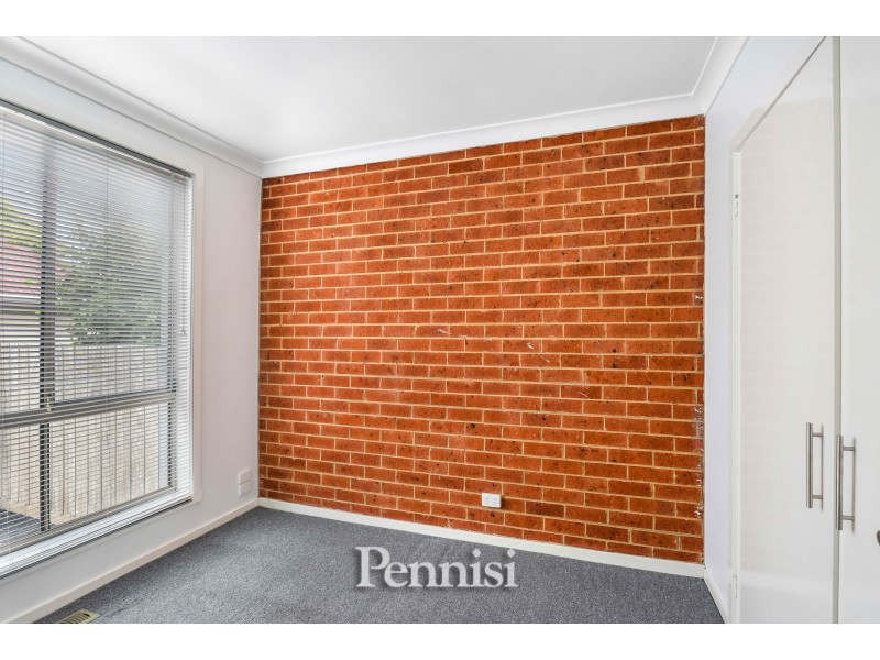 2/1 Sylvester Street, Oak Park VIC 3046