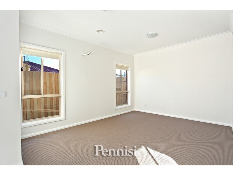 2/9 Anastasia Court, Hillside VIC 3037