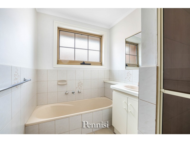 4/33 Grice Crescent, Essendon VIC 3040