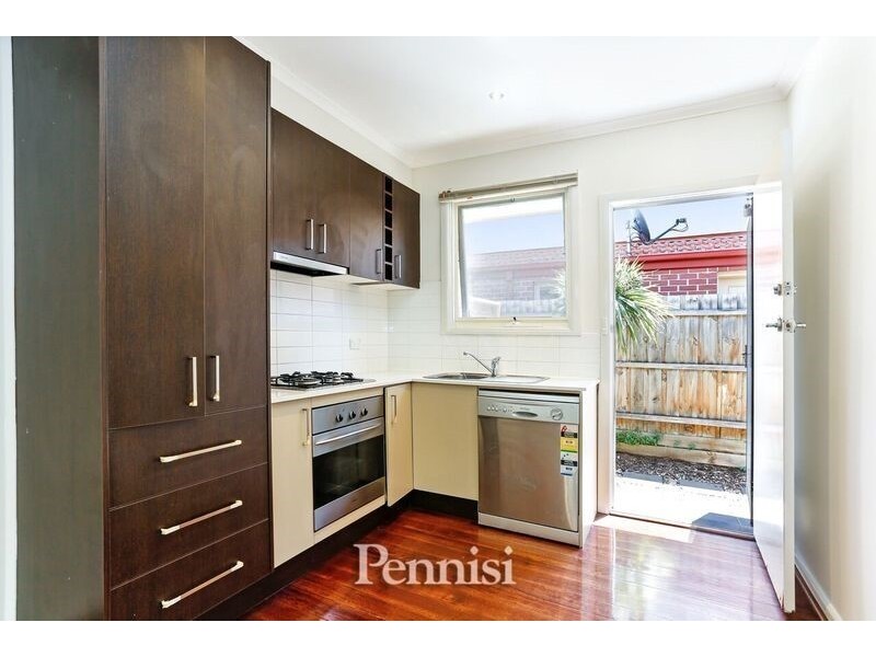 2/8 Keam Street, Essendon VIC 3040
