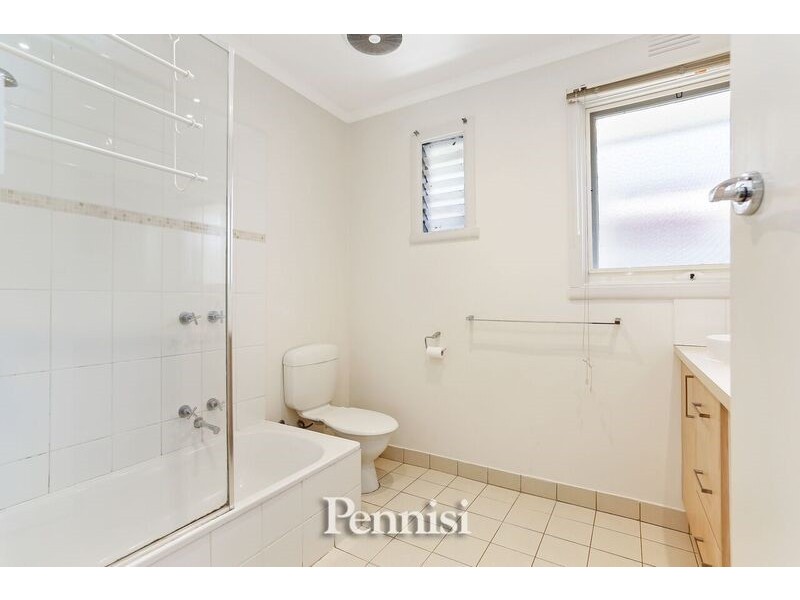 2/8 Keam Street, Essendon VIC 3040