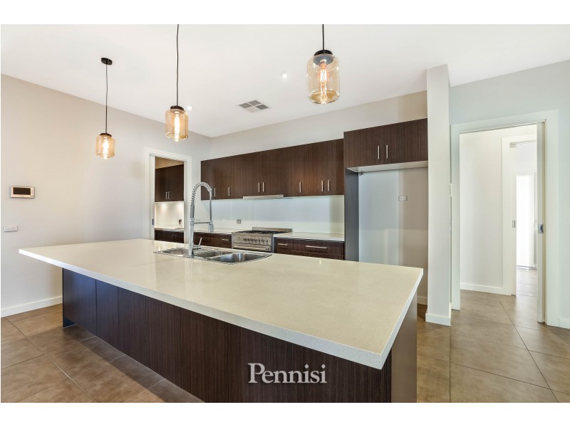 40 Threadneedle Street, Attwood VIC 3049