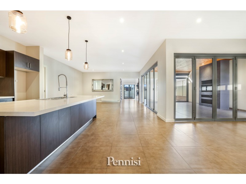 40 Threadneedle Street, Attwood VIC 3049