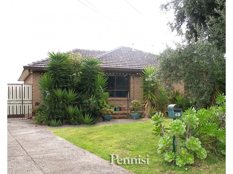 69 Barbara Crescent, Avondale Heights VIC 3034