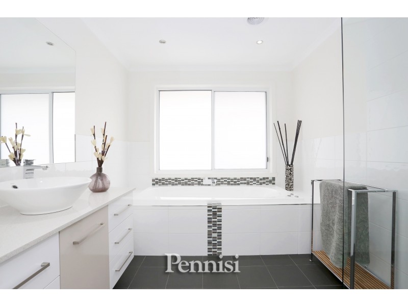 2 Owen Close, Keilor Downs VIC 3038