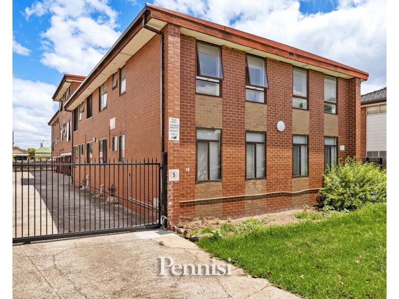 12/13 Empire Street, Footscray VIC 3011