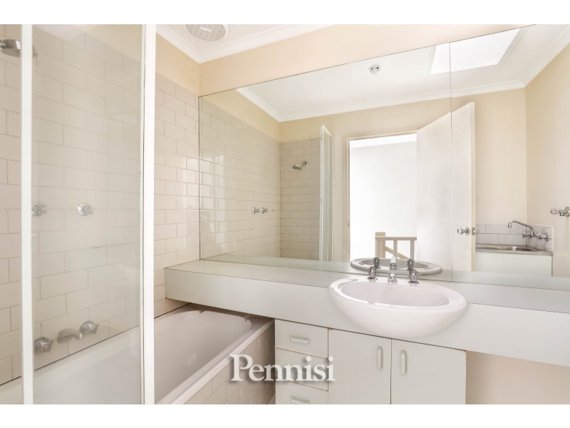 13/2 Ballarat Road, Footscray VIC 3011