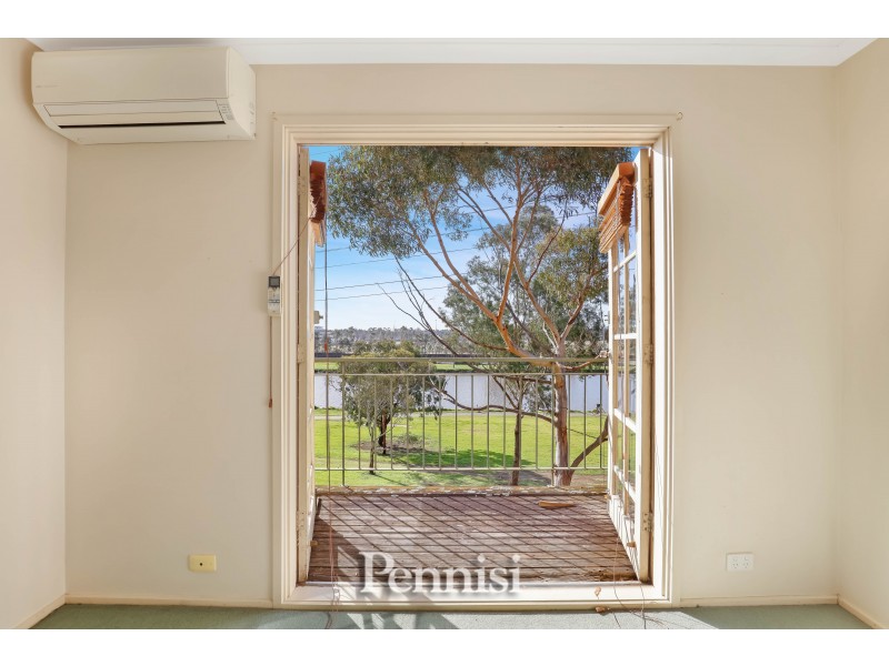 13/2 Ballarat Road, Footscray VIC 3011