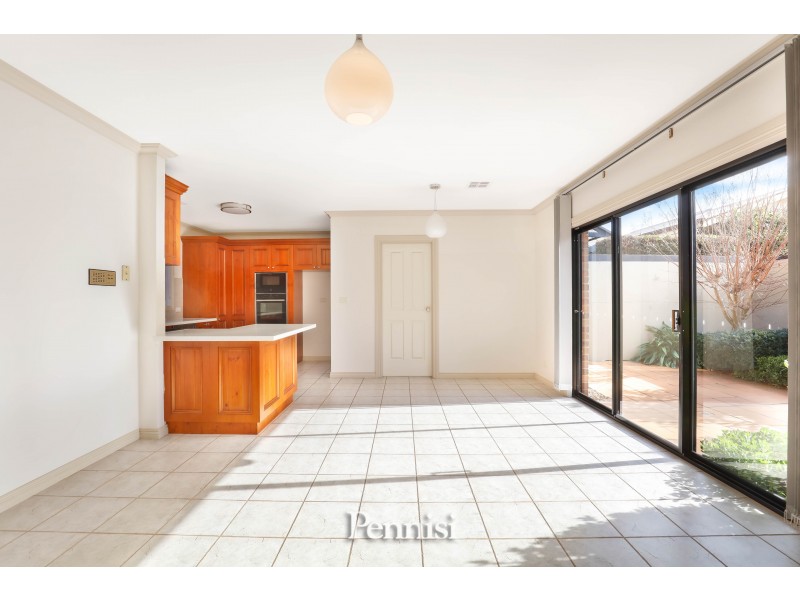 1/61 Deakin Street, Essendon VIC 3040