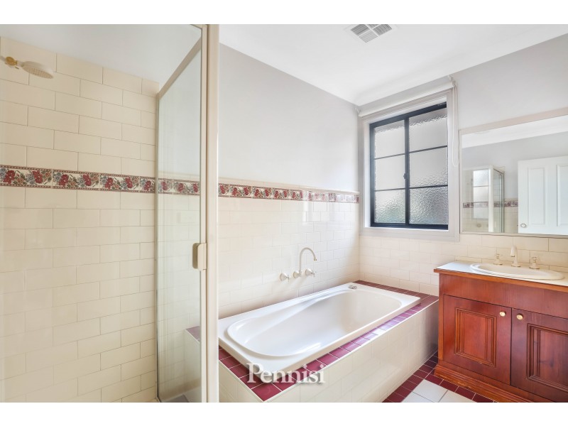 1/61 Deakin Street, Essendon VIC 3040