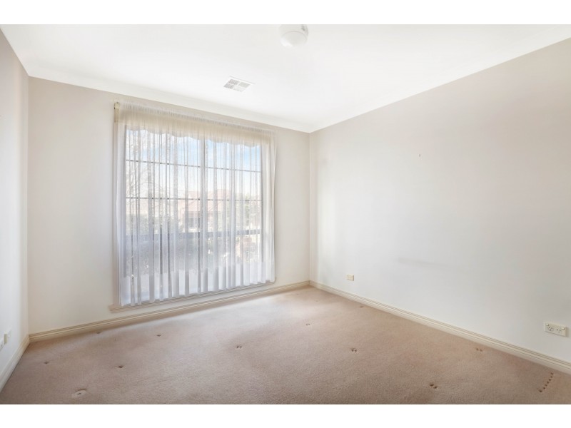 1/61 Deakin Street, Essendon VIC 3040