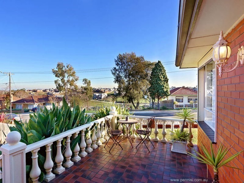 46 Newman Crescent, Niddrie VIC 3042