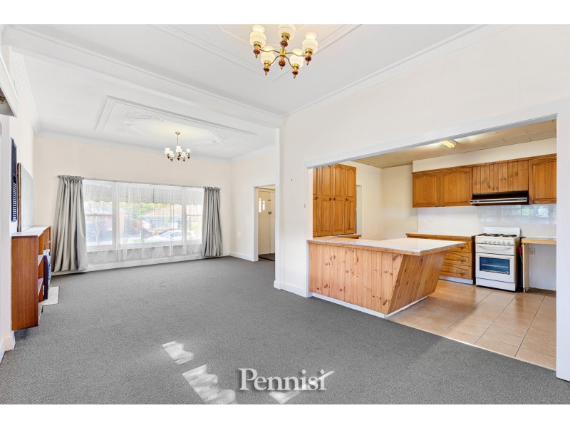 27 Orange Grove, Essendon North VIC 3041