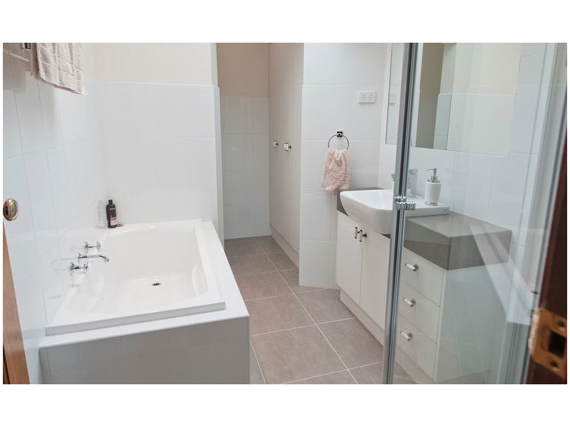 10 Rudstone Bend, Greenvale VIC 3059