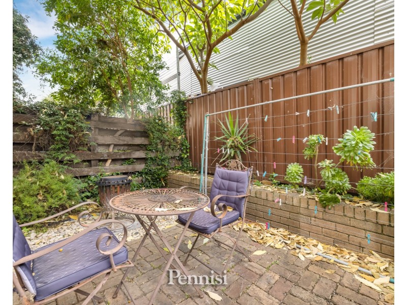 4/10 Tweedside Street, Essendon VIC 3040