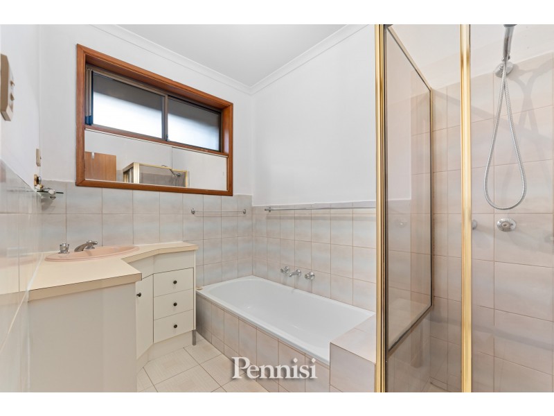 2/9 Graves Street, Essendon VIC 3040