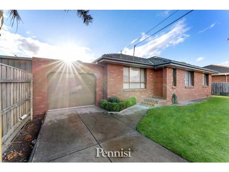 2/9 Graves Street, Essendon VIC 3040