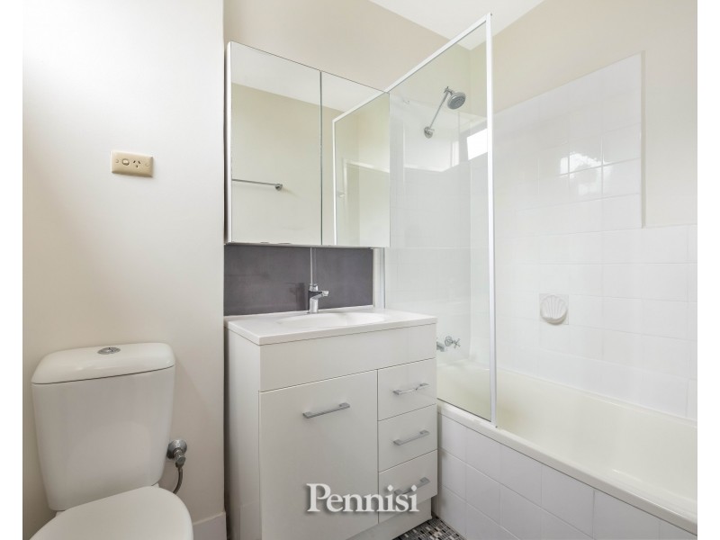 2/106 Ascot Vale Road, Flemington VIC 3031