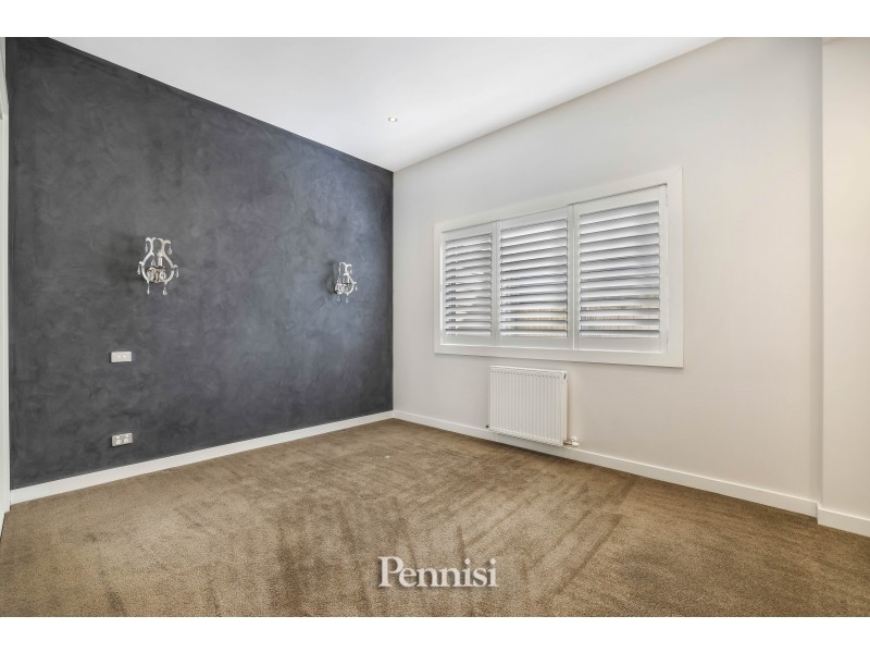 40 Threadneedle Street (Cambridge Gardens), Attwood VIC 3049