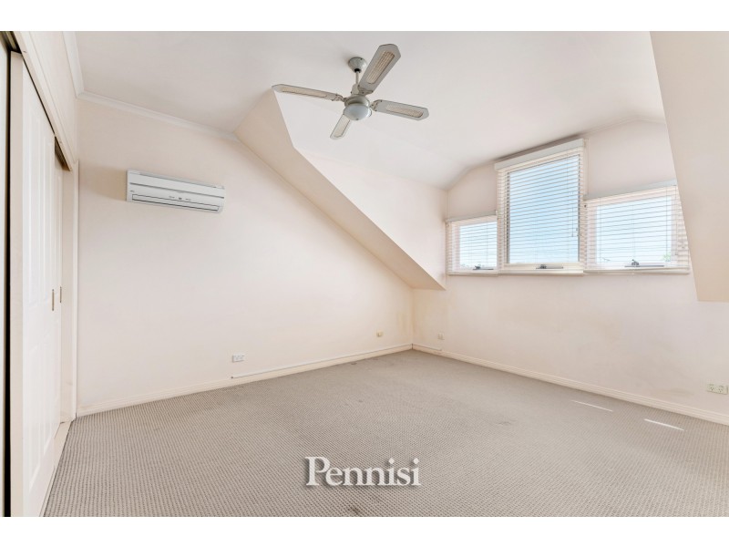 1/15 Balmoral Street, Essendon VIC 3040