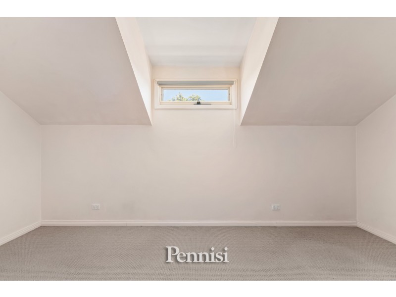 1/15 Balmoral Street, Essendon VIC 3040