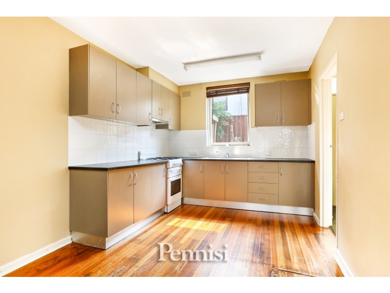 2/10 Tweedside Street, Essendon VIC 3040