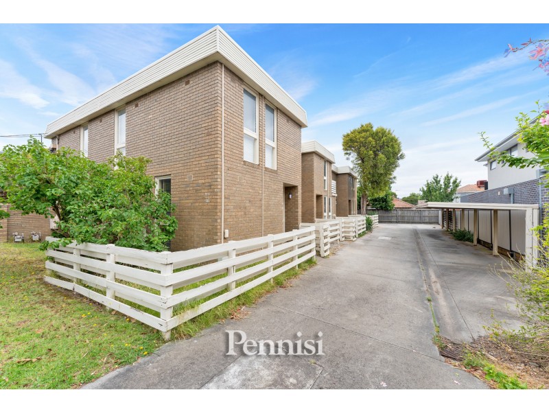 2/10 Tweedside Street, Essendon VIC 3040