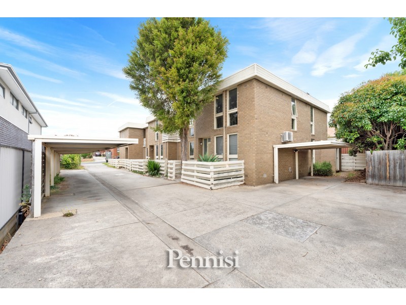 2/10 Tweedside Street, Essendon VIC 3040