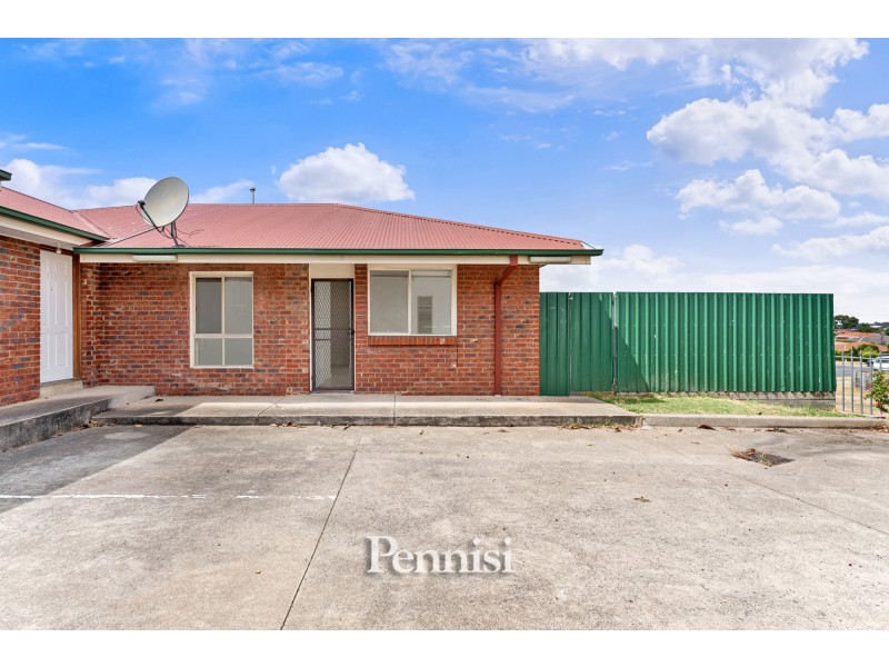 2/2 Leatherwood Grove, Meadow Heights VIC 3048