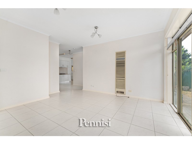 2/2 Leatherwood Grove, Meadow Heights VIC 3048