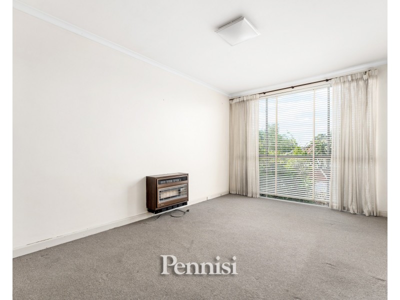 10/2 St Kinnord Street, Essendon VIC 3040