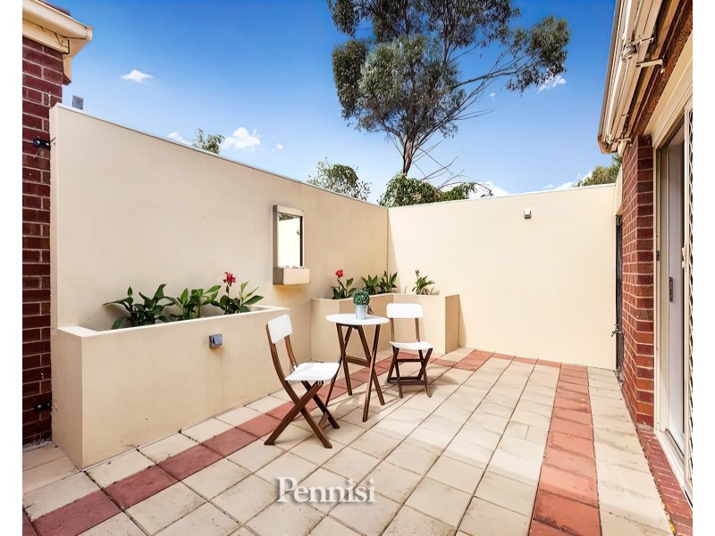 1/11 Willow Street, Essendon VIC 3040