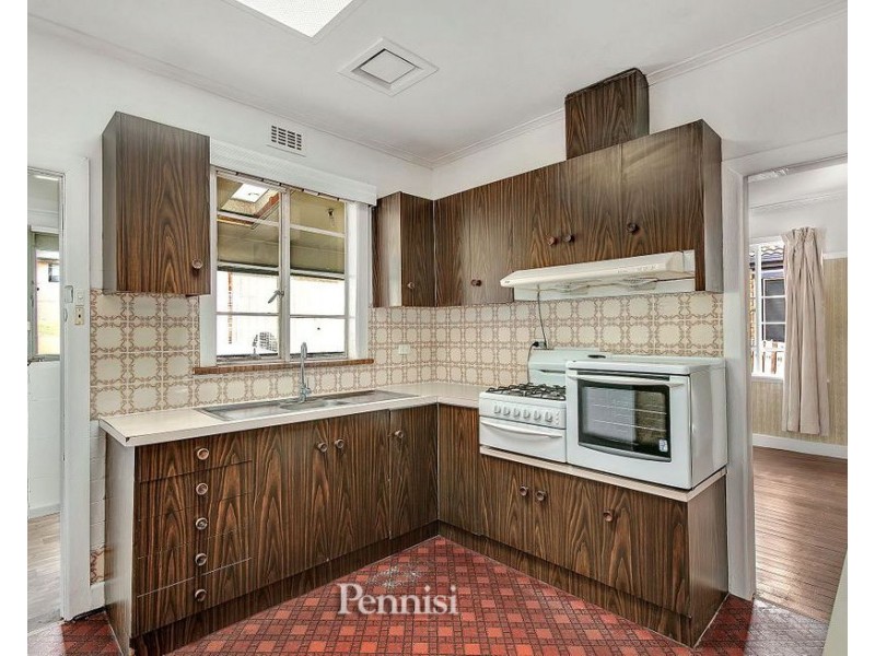 39 Xavier Street, Oak Park VIC 3046