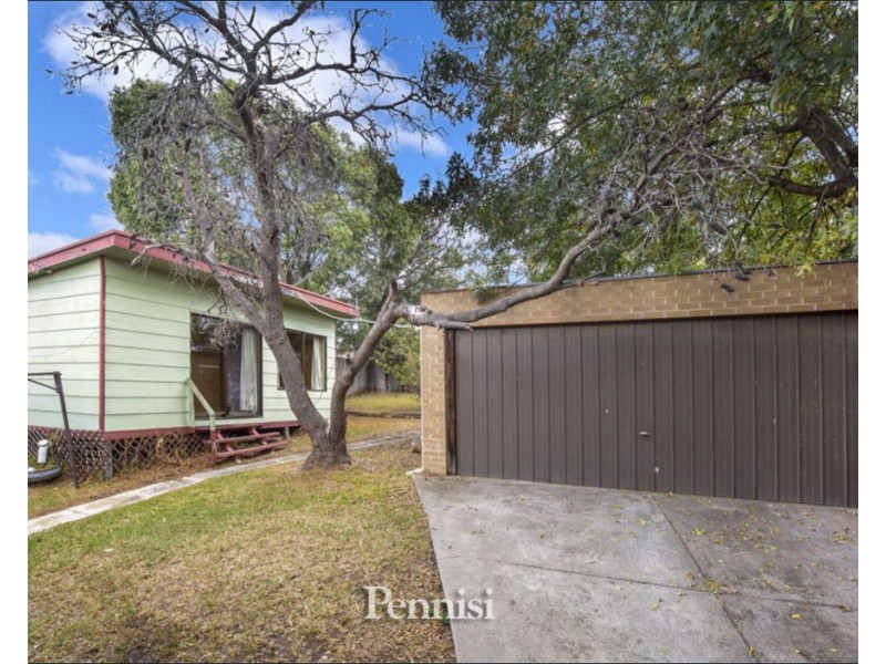39 Xavier Street, Oak Park VIC 3046