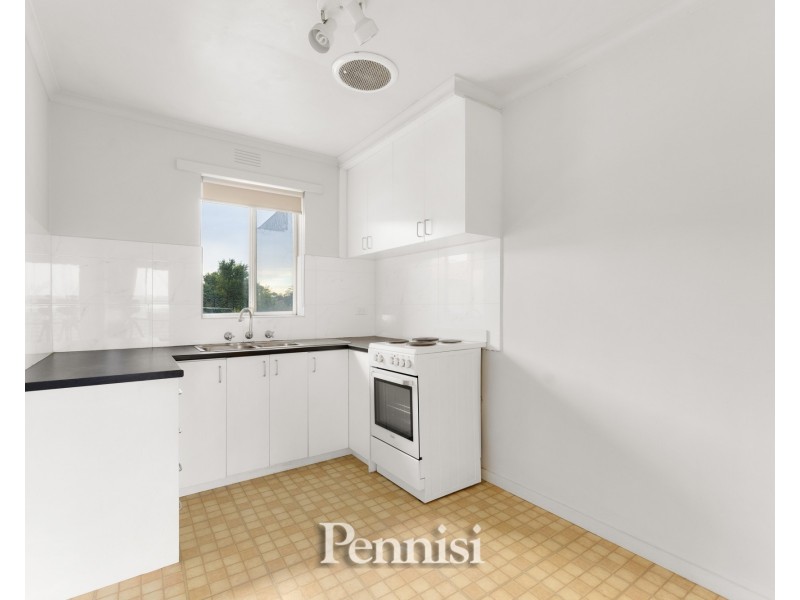 11/15 Royal Avenue, Essendon North VIC 3041